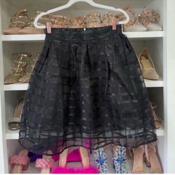 Black Pleated Gauze skirt Size S - Picture 3 of 8